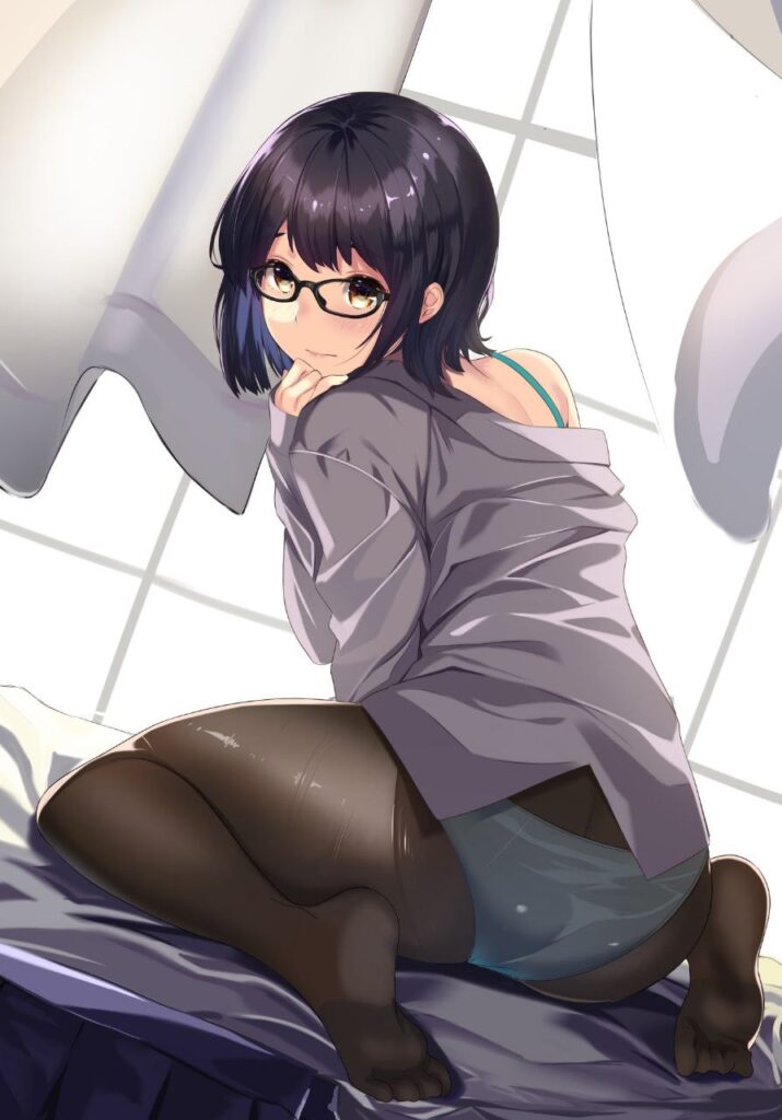 黒タイツ・ストッキングを履いている女の子の二次エロ画像