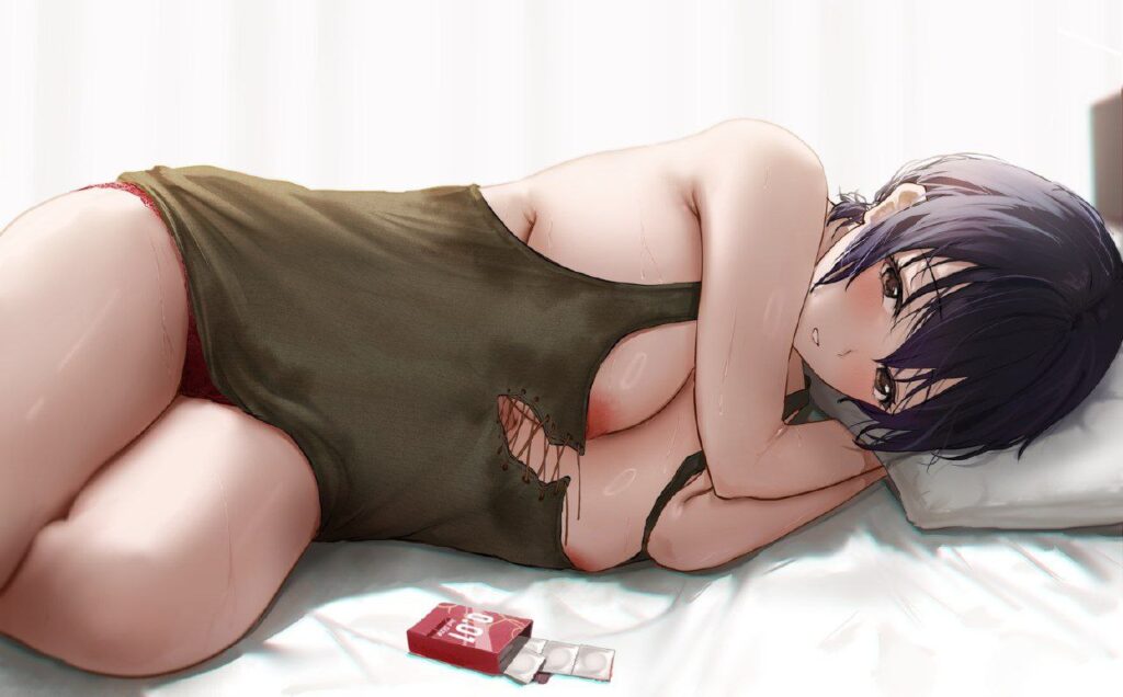 コンドームでセックスを誘ってくる女の子の二次エロ画像